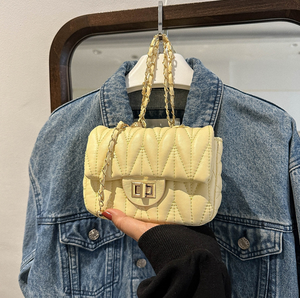 Sacs à main en cuir végétalien avec chaînes sacs à main sacs à main classiques de haute qualité à la mode pour femmes - Product Image 3