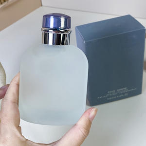 Vente en gros <span class=keywords><strong>de</strong></span> <span class=keywords><strong>parfum</strong></span> 125 ml, inspiré des créateurs originaux, pour hommes, vaporisateur, bleu clair, boisé, frais, <span class=keywords><strong>eau</strong></span> <span class=keywords><strong>de</strong></span> toilette - Product Image 3