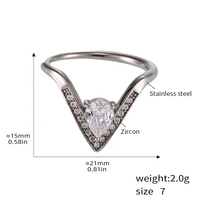 Exquisite V-förmige Herz-Ringe mit Bunten Kubischen Zirkonia-Steinen, Trendige Edelstahl-Mode-Ringe für Alltag und Partys