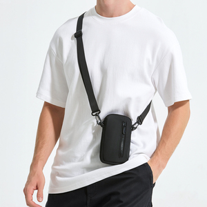 Logo personnalisé <span class=keywords><strong>Mini</strong></span> sac à bandoulière unique Sac de messager étanche pour hommes en plein air Sac de poitrine unisexe avec sangle réglable - Product Image 1