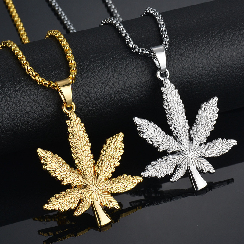 Hip Hop Gold and Silver Maple Leaf Necklace Domineering Men and Women Same Fashion Jewelry Hemp Leaf Pendant