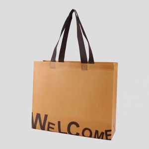 Sac fourre-tout non tissé imperméable en gros avec logo personnalisé pour cadeaux, voyages et activités de plein air - Product Image 1