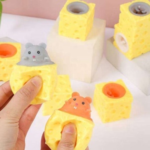 Jouet anti-stress en forme de souris de fromage à presser, jouet sensoriel pour soulager le stress, cadeau pour adultes et enfants - Product Image 4