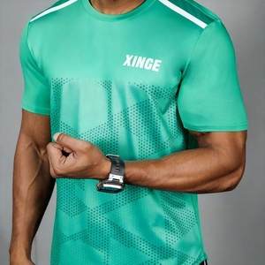 เสื้อผ้าออกกำลังกายผู้ชายขายดีปี 2026 โลโก้สั่งทำ โพลีเอสเตอร์ผสมสแปนเด็กซ์ แขนสั้น น้ำหนักเบา ผ้าตาข่าย กระชับกล้ามเนื้อ ทรงปกติ 180 กรัม พิมพ์ลาย - Product Image 1