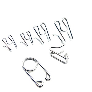 Goupilles à clip de verrouillage industrielles à grande sécurité en métal Crochet à mousqueton pivotant Crochets de sécurité pour chiens Crochet à pince en acier inoxydable Ressort de torsion - Product Image 1