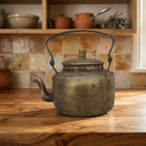 Bouilloire à thé vintage en métal avec couvercle et poignée en métal - Product Image 2