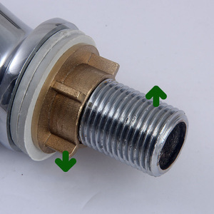 Robinet de cuisine Jinbei à poignée unique orientable, en cuivre, avec valve en céramique, à poser sur comptoir, style contemporain - Product Image 4