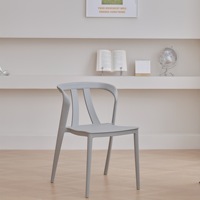 Chaise de salle à manger en plastique nordique empilable sans accoudoirs avec dossier pour balcon, terrasse, restaurant