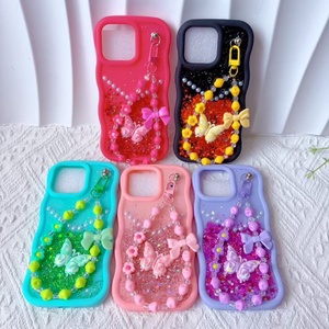 Kawaii mariposa de dibujos animados cadena correa de muñeca pulsera coloridos encantos Kit para <span class=keywords><strong>iPhone</strong></span> 16 Pro Max/iPhone15 Pro Max funda de teléfono móvil - Product Image 4