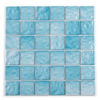 Carreaux de piscine en mosaïque de verre moderne pour piscines d'hôtel, de villa et d'école Mur intérieur personnalisé résistant au chlore et à la réfraction de la lumière sous-marine