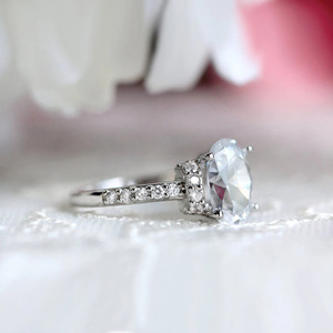 Anello di fidanzamento ovale con cuori e frecce per donna, elegante gioiello da matrimonio - Product Image 5