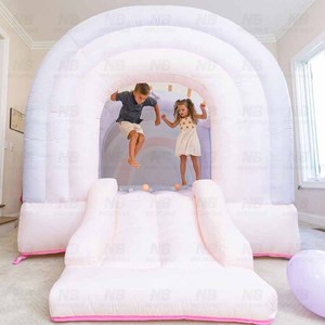 Château gonflable commercial en PVC blanc pour tout-petits, idéal pour les mariages et la location, avec fosse de jeu intégrée - Product Image 4
