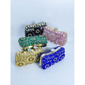 Kalp Şeklinde El Çantası Rhinestone Akşam Çantaları Bayanlar İçin Altın Kristal El Çantası - Product Image 4