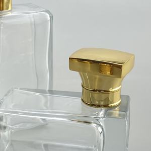 Flacon de parfum carré en alliage de zinc avec pulvérisateur à pompe, design personnalisable et marque personnalisée - Product Image 1