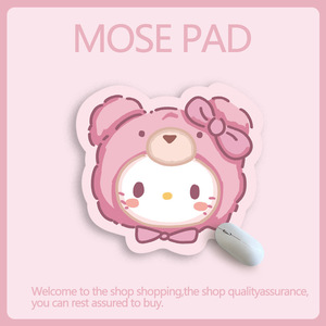 Tapis de souris en caoutchouc antidérapant écologique, de forme irrégulière, avec motif Hello Kitty personnalisé. - Product Image 4