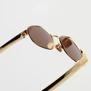 Lunettes de soleil polarisées de luxe pour hommes, monture métallique rectangulaire rétro argentée, protection UV400, design personnalisé - Product Image 5