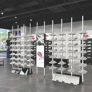 Exhibidores de Metal para Zapatos Deportivos, Diseño de Tienda, Montaje en Pared, Personalizados OEM, con Iluminación - Product Image 1