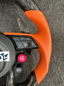 พวงมาลัยคาร์บอนไฟ LED สำหรับเปลี่ยนหน้าจอเหมาะสำหรับรถ Audi R8 TT ttrs MK2 <span class=keywords><strong>MK3</strong></span> A3 S4 A4 A5 A6 Q3 Q5 Q7 Q8 S1 S3พวงมาลัย S5 - Product Image 4