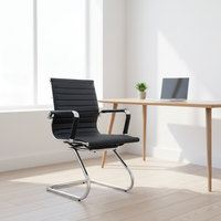 Chaise de bureau pivotante de direction avec cadre en acier, cuir synthétique, design ergonomique