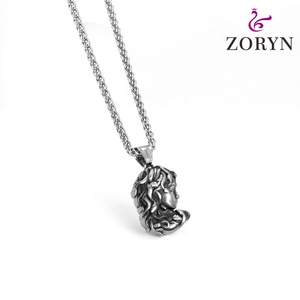 Colgante de Cabeza de Medusa de Acero Inoxidable, Mitología Griega, Pelo de Serpiente, Estilo Gótico Punk Vintage, Joyería de Moda de Acero de Titanio para Hombre - Product Image 3