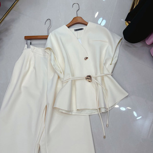 Conjuntos Elegantes de <span class=keywords><strong>Dos</strong></span> <span class=keywords><strong>Piezas</strong></span> para <span class=keywords><strong>Mujer</strong></span> al por Mayor de Fábrica: Chaleco sin Mangas con Cinturón y Pantalones de Pierna Ancha, Traje Sólido Casual de Verano para Oficina - Product Image 3