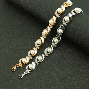 สร้อยข้อมือโซ่มุกดีไซน์ยอดนิยมสร้อยข้อมือฮิปฮอปชุบทองเงินสำหรับผู้หญิงเครื่องประดับแฟชั่นขายส่ง - Product Image 2