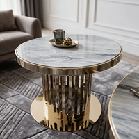 Table basse gigogne de luxe en pierre frittée ronde avec bande verticale dorée en acier inoxydable, ensemble de tables à thé personnalisées pour salon