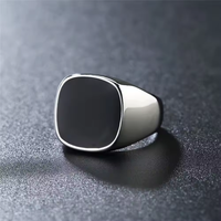 Sechseck-Zeichenring einfarbig schwarzer Edelstein-Zeichen-Schmuckringe 18K goldplattiert Edelstahl individualisierbar Gravurring für Herren