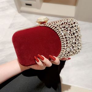 Bolso elegante de satén con diseño de piedras, ideal como regalo de boda o para ocasiones especiales. - Product Image 1