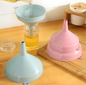<b>Kitchen</b> Oil Wine <b>Funnel</b> Practical Wheat Straw <b>Funnel</b> Pour Transferring Liquid Oil Household Wine Vessel Liquid Oil <b>Funnel</b> - Product Image 2