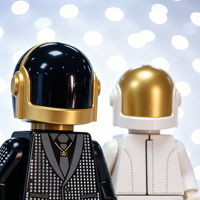 KT1063 Figurine de Célébrité Casque de Robot Blocs de Construction Figurines Style Musique Électronique Rétro Jouet DIY à Assembler pour Collection et Cadeau
