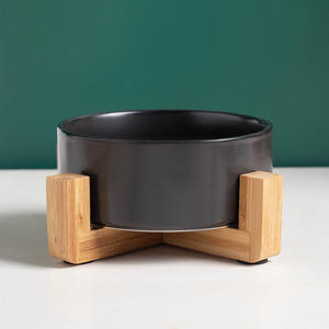 Bol en céramique pour animaux de compagnie avec cadre en bois intégré antidérapant anti-chocs motif solide écologique étanche IPX5 pour chiens - Product Image 6