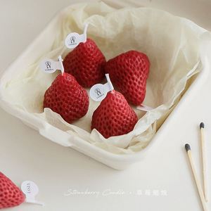Vela artesanal creativa de cera de soja con aroma a fresa, en forma de fruta, para regalo de cumpleaños personalizado. - Product Image 4