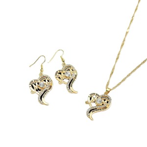 Collier pendentif en alliage d'or en forme de cœur avec ensemble de boucles d'oreilles en diamant pour femme, bijoux cadeau - Product Image 3