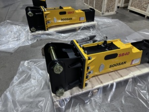 Moteur de brise-roche hydraulique de type boîte SB43 pour excavatrices de 6 à 9 tonnes, garantie 1 an, emballage en caisse en bois, burin de 75 mm - Product Image 5