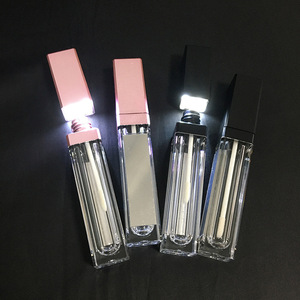 New Arrival Hot Bán bạc Lip Gloss container màu đen Lip Gloss ống với ánh sáng và gương - Product Image 5