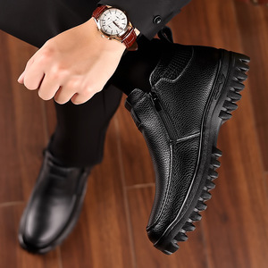 Bottes à lacets pour hommes en cuir véritable, bout rond, doublure en fourrure, semelle en caoutchouc, chaudes pour l'hiver, antidérapantes, bottes de neige pour l'extérieur - Product Image 2