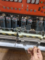 Machine de bordure biseautée horizontale en verre à 8 moteurs avec composants de noyau d'engrenage de moteur PLC polissage de bord de verre