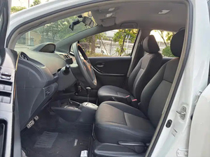 Autos Usados Baratos, Toyota Yaris 1.6G 2011, Automático, Gasolina, 5 Plazas, Compacto, Hatchback, Venta al Por Mayor de Autos Toyota Usados - Product Image 2