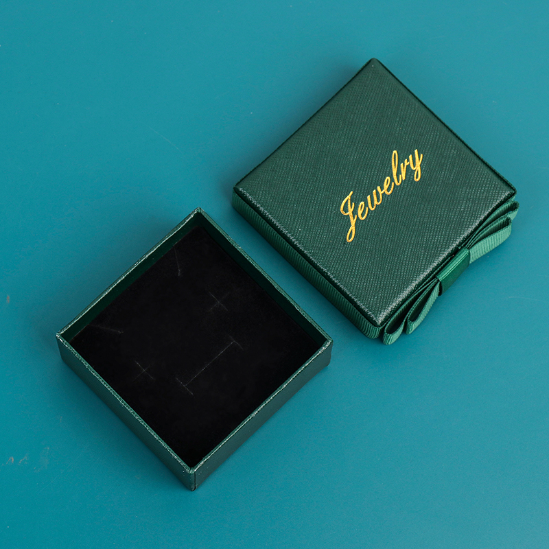 Caja de joyería verde oscuro