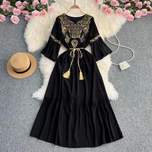 ชุดเดรสยาวปักลายแบบดั้งเดิมสำหรับผู้หญิงมุสลิมในตะวันออกกลาง ปี 2026 ราคาโรงงาน เซินเจิ้น ลิลี่ เช - Product Image 2