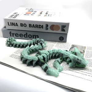 Nouveauté transfrontalière : Ornements de <span class=keywords><strong>dragon</strong></span> marteau en plastique imprimés en 3D, combinaison multicolore, cadeau d'anniversaire original et cool - Product Image 1