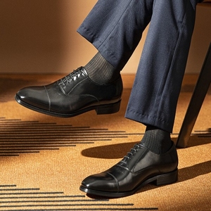 รองเท้าบรอคส์หนังแท้สำหรับผู้ชายดีไซน์เนอร์ทรงสี่เหลี่ยมแบบทางการสำหรับธุรกิจใหม่รองเท้าออกซ์ฟอร์ดน้ำหนักเบาระบายอากาศได้ดี - Product Image 4