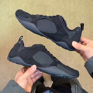 Breathable and comfortable flat-bottomed sports shoes with laces and odor-resistant feature. Fashionable designer <b>running</b> shoes - Product Image 2