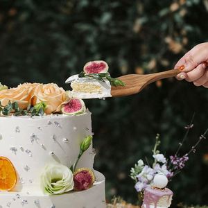 Juego de Servidores de Boda - Cuchillo para Pastel de Madera Grabado con Nombre y Fecha Personalizados para Regalo de Boda, Aniversario y Compromiso - Product Image 2