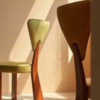 Chaise de salle à manger moderne pour la maison - Structure en bois massif avec siège rembourré - Meubles pour la maison