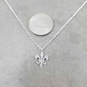 Collar <span class=keywords><strong>de</strong></span> la Fe <span class=keywords><strong>de</strong></span> la <span class=keywords><strong>Flor</strong></span> <span class=keywords><strong>de</strong></span> <span class=keywords><strong>Lis</strong></span> para Mujer, Joyería <span class=keywords><strong>de</strong></span> Acero Inoxidable con Diseño <span class=keywords><strong>de</strong></span> <span class=keywords><strong>Flor</strong></span> <span class=keywords><strong>de</strong></span> <span class=keywords><strong>Lirio</strong></span> <span class=keywords><strong>de</strong></span> San Nicolás, Loto Católico Real - Product Image 4