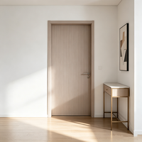 Porte intérieure en teck clair grainé, design minimaliste, noyau en panneau résistant à l'eau, fermeture magnétique silencieuse, appartement, villa