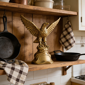 Sculpture en résine Aigle royal - Statue d'inspiration vintage, symbole d'<span class=keywords><strong>ambition</strong></span> et <span class=keywords><strong>de</strong></span> réussite pour <span class=keywords><strong>les</strong></span> bibliothèques et <span class=keywords><strong>les</strong></span> bureaux <span class=keywords><strong>de</strong></span> direction - Product Image 2