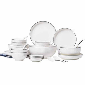 Service de vaisselle en céramique de 22 pièces <span class=keywords><strong>avec</strong></span> logo personnalisé, assiettes en porcelaine blanche à bord noir, bols, cuillères, ensemble pour usage domestique <span class=keywords><strong>avec</strong></span> boîte-cadeau - Product Image 1